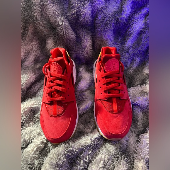 Nike Womens Air Huarache Run SD (red & gum sole) - Picture 6 of 11